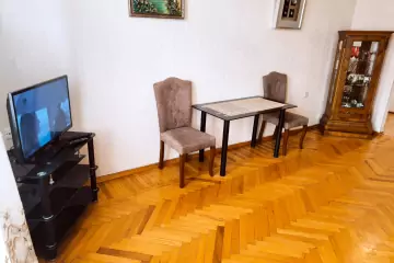 Aylıq Kirayə Köhnə Tikili 28 May Metrosu ətrafında