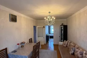 Satılır Köhnə Tikili 8-ci Kilometrdə