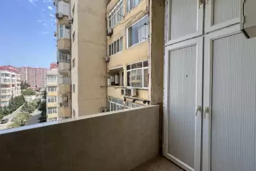 Satılır Yeni Tikili Ağ şəhər Kompleksində