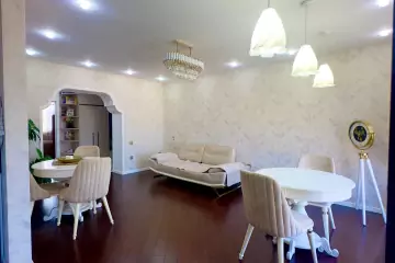 Satılır Köhnə Tikili Biləcəridə