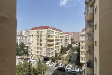 Satılır Yeni Tikili Ağ şəhər Kompleksində