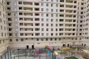 Satılır Yeni Tikili şərq Bazarında