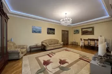 Satılır Yeni Tikili Ağ şəhər Kompleksində