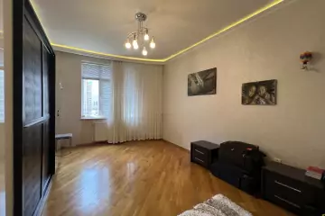 Satılır Yeni Tikili Ağ şəhər Kompleksində