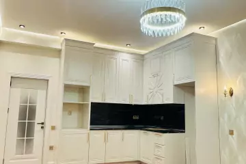 Satılır Yeni Tikili şərq Bazarında