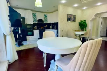 Satılır Köhnə Tikili Biləcəridə