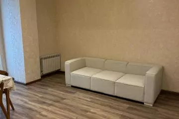 Aylıq Kirayə Yeni Tikili şərq Bazarında 