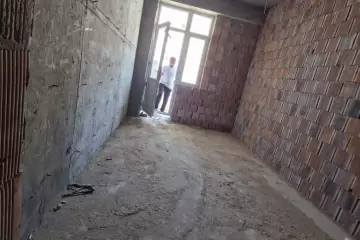 Satılır Yeni Tikili Sarayda