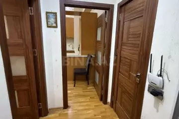 Satılır Yeni Tikili 8-ci Kilometrdə