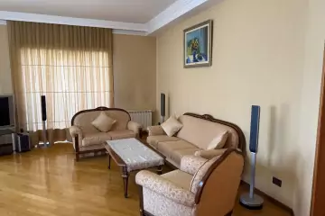 Aylıq Kirayə Yeni Tikili Mərkəzdə