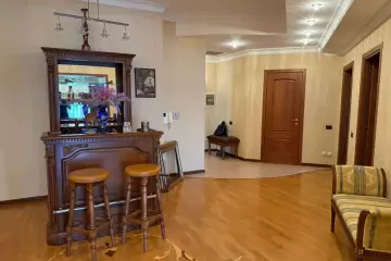 Aylıq Kirayə Yeni Tikili Mərkəzdə