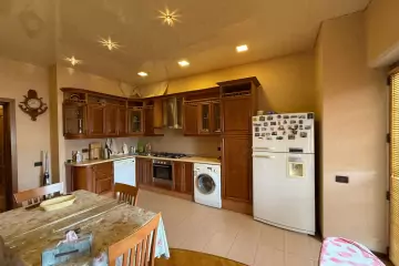 Aylıq Kirayə Yeni Tikili Mərkəzdə
