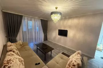 Satılır Köhnə Tikili Nəsimi Bazarında