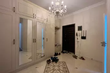 Satılır Yeni Tikili Ağ şəhər Kompleksində