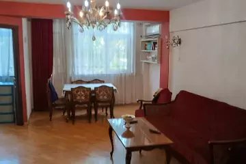 Satılır Köhnə Tikili Elmler Akademiyasıda 