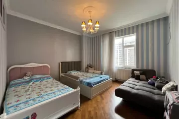 Satılır Yeni Tikili Ağ şəhər Kompleksində