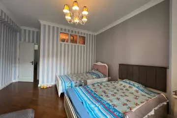 Satılır Yeni Tikili Ağ şəhər Kompleksində