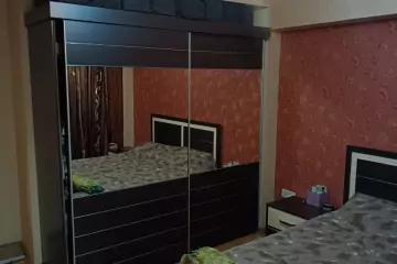 Satılır Köhnə Tikili Elmler Akademiyasıda