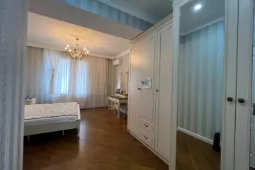 Satılır Yeni Tikili Ağ şəhər Kompleksində