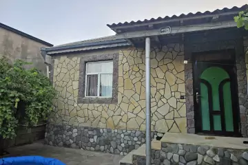 Satılır Həyət Evi Binəqədidə 