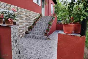Günlük Kirayə Həyət Evi Vəndam Qəsəbəsində 