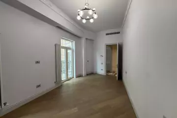 Satılır Yeni Tikili Ağ şəhər Kompleksində
