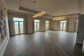 Satılır Yeni Tikili Ağ şəhər Kompleksində