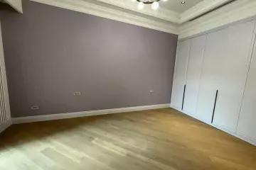 Satılır Yeni Tikili Ağ şəhər Kompleksində