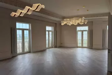 Satılır Yeni Tikili Ağ şəhər Kompleksində