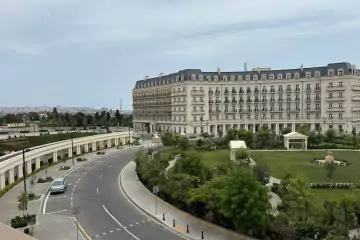 Satılır Yeni Tikili Ağ şəhər Kompleksində