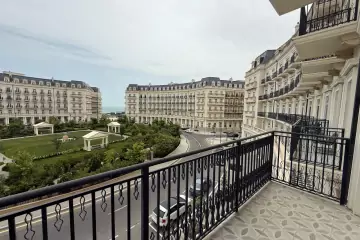 Satılır Yeni Tikili Ağ şəhər Kompleksində