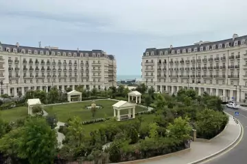 Satılır Yeni Tikili Ağ şəhər Kompleksində