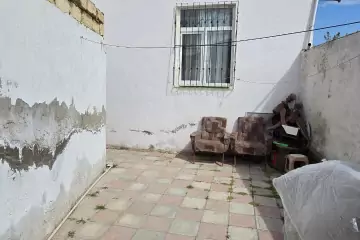 Satılır Həyət Evi Bakıda 