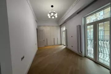 Satılır Yeni Tikili Ağ şəhər Kompleksində