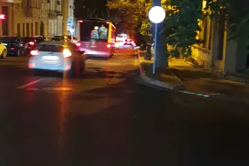 Satılır Köhnə Tikili İçərişəhərdə