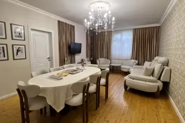 Satılır Həyət Evi Qaraçuxurda 