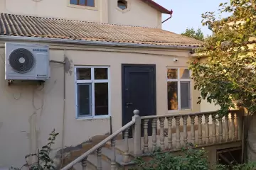 Satılır Həyət Evi Qaraçuxurda