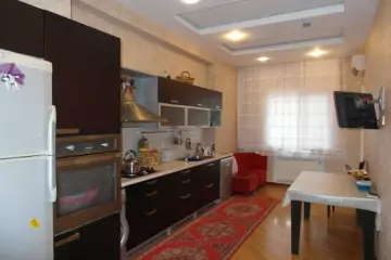 Satılır Yeni Tikili Heydər əliyev Mərkəzində