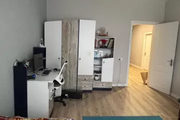 Satılır Həyət Evi Bakı Kinoteatrıda