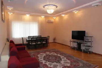 Satılır Yeni Tikili Heydər əliyev Mərkəzində