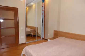 Satılır Yeni Tikili Heydər əliyev Mərkəzində