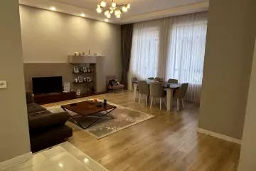 Satılır Həyət Evi Bakı Kinoteatrıda