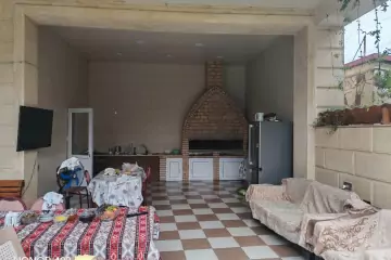 Satılır Bağ Evi Novxanıda