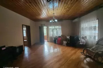 Satılır Bağ Evi Novxanıda