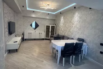 Satılır Köhnə Tikili 8-ci Mikrorayonda