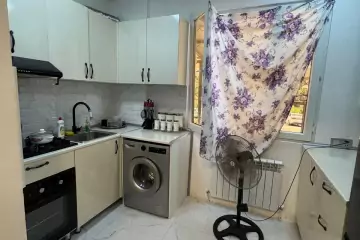 Satılır Köhnə Tikili Yeni Yasamalda