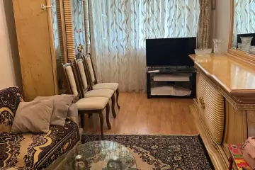 Satılır Köhnə Tikili 4-cü Mikrorayonda 