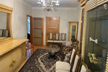 Satılır Köhnə Tikili 4-cü Mikrorayonda