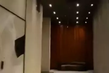 Satılır Yeni Tikili Ağ şəhər Kompleksində