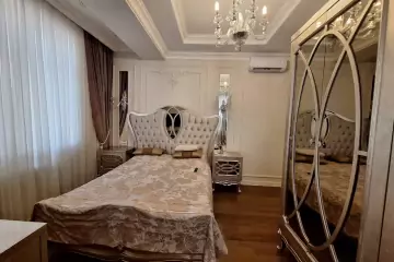 Satılır Yeni Tikili Elmler Akademiyasıda